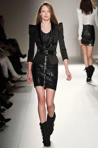 Look 29